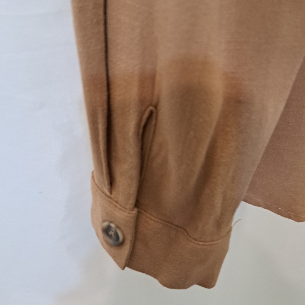 NWT SZ L She + Sky Tan Linen Blend Button-Up Blouse - Picture 8 of 9